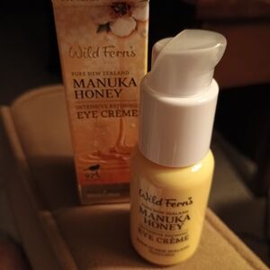 New in Box Wild Fern's Manuka Honey Eye Cream Intensive Refining